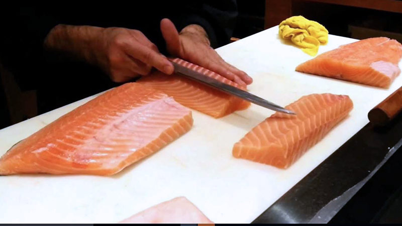 la técnica del corte de pescado