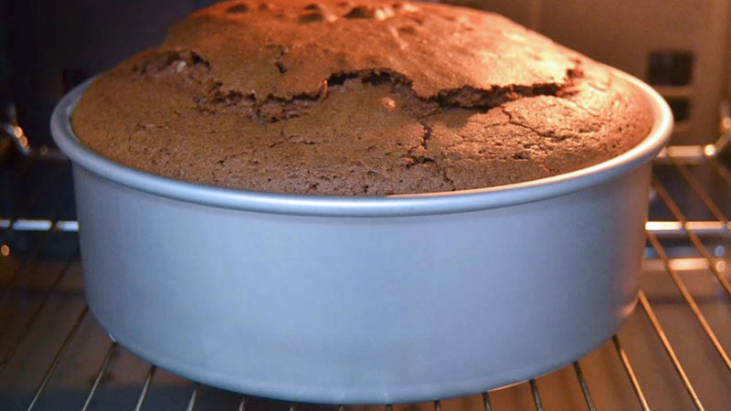 tarta de chocolate en el horno