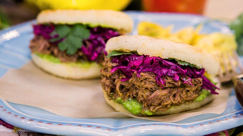 relleno de carne mechada y guacamole