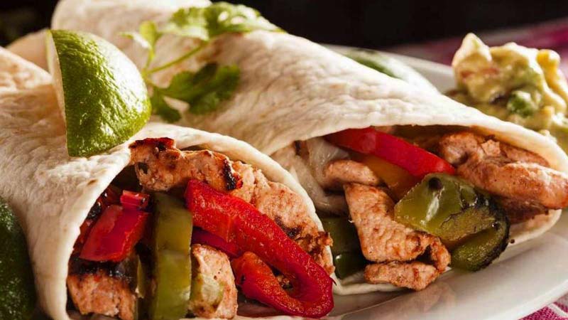 burritos con carne y pimientos