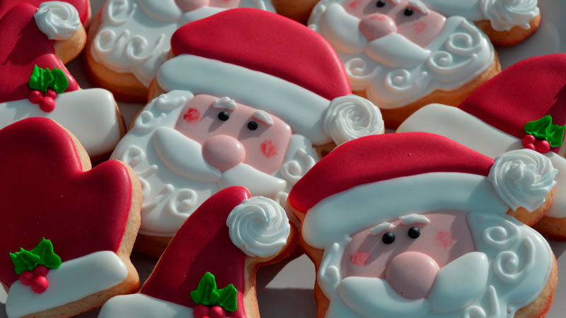 galletas con forma de papá noel y de guantes-recetas de Navidad