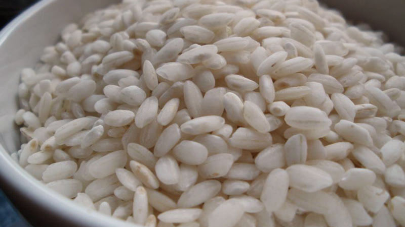 bol blanco con arroz arborio