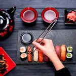 10 locuras que jamás debes hacer en un restaurante japonés