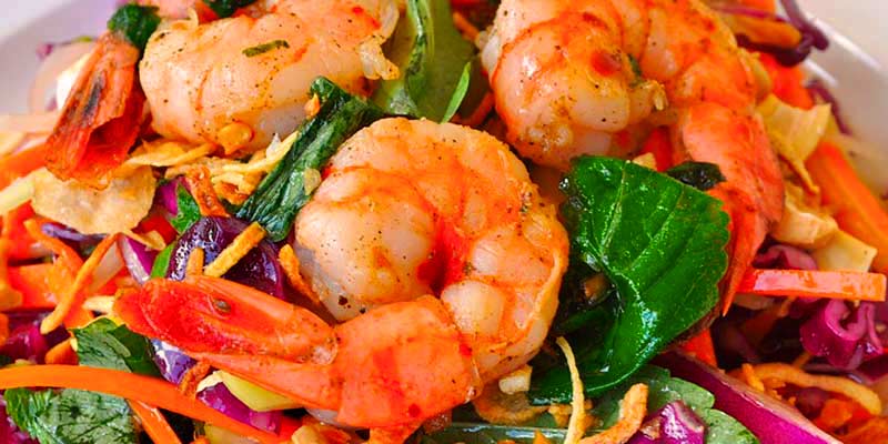 ensalada con langostinos pequeños